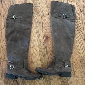 faux suede OTK taupe/grey boots